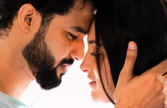 ಹೃದಯಕ್ಕೆ ಸನಿಹ; ಸಹನೀಯ, ಕೊಂಚ ಸಿನಿಮೀಯ