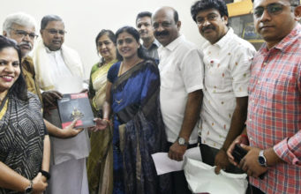 KFCC ಪದಾಧಿಕಾರಿಗಳಿಂದ ಮುಖ್ಯಮಂತ್ರಿ ಭೇಟಿ | ಚಿತ್ರರಂಗದ ಸಮಸ್ಯೆ ಪರಿಹಾರಕ್ಕೆ ಮನವಿ