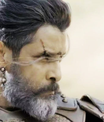 ವಿಕ್ರಮ್ ‘ಸೂರ್ಯಪುತ್ರ ಕರ್ಣ’ ಟೀಸರ್ | ಆರ್ ಎಸ್ ವಿಮಲ್ ನಿರ್ದೇಶನದ 3D ಸಿನಿಮಾ