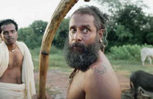 ಪ ರಂಜಿತ್ ‘ತಂಗಲಾನ್’ ಟೀಸರ್ | ರೋಚಕ ದೃಶ್ಯಗಳಲ್ಲಿ ವಿಕ್ರಮ್ ರಣಬೇಟೆಗಾರರು ಹೇಳಿದ ಕತೆಯನ್ನು ಮುರಿದು ಕಟ್ಟುವ 'ತಂಗಲಾನ್' - Kannadamojo360