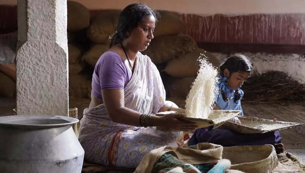 'ಕೋಳಿ ಎಸ್ರು' - ಸಿನಿಮಾದ ಎಲ್ಲಾ ಕೋನಗಳಲ್ಲೂ ಕಾಣಿಸುವ ಕಲಾತ್ಮಕತೆ - A Review