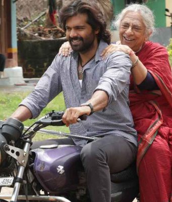 ತ್ರಿಗುಣ್ ‘ಲೈನ್ ಮ್ಯಾನ್’ ಮೋಷನ್ ಪೋಸ್ಟರ್ ಬಿಡುಗಡೆ | ಮಾ. 15ಕ್ಕೆ ಸಿನಿಮಾ ತೆರೆಗೆ ತ್ರಿಗುಣ್ 'ಲೈನ್ ಮ್ಯಾನ್' ಮೋಷನ್ ಪೋಸ್ಟರ್ ಬಿಡುಗಡೆ | ಮಾ. 15ಕ್ಕೆ ಸಿನಿಮಾ ತೆರೆಗೆ - Kannadamojo360