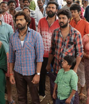 ‘ಧರೆಗೆ ದೊಡ್ಡವರು’ ಹಾಡು ಬಿಡುಗಡೆ | ಮಾರ್ಚ್ 15ಕ್ಕೆ ಸಿನಿಮಾ ತೆರೆಗೆ 'ಧರೆಗೆ ದೊಡ್ಡವರು' ಹಾಡು ಬಿಡುಗಡೆ | ಮಾರ್ಚ್ 15ಕ್ಕೆ ಸಿನಿಮಾ ತೆರೆಗೆ - Kannadamojo360