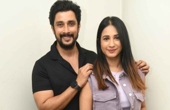 ರಿಲೀಸ್ಗೆ ರೆಡಿಯಾಗಿದೆ ‘ಅಪ್ಪಾ ಐ ಲವ್ ಯೂ’ | ಪ್ರೇಮ್ – ಮಾನ್ವಿತಾ ಸಿನಿಮಾ ರಿಲೀಸ್ಗೆ ರೆಡಿಯಾಗಿದೆ 'ಅಪ್ಪಾ ಐ ಲವ್ ಯೂ' | ಪ್ರೇಮ್ - ಮಾನ್ವಿತಾ ಸಿನಿಮಾ - Kannadamojo360
