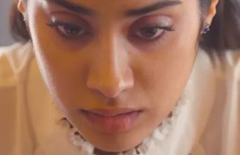 ಹಿಂದೆಂದೂ ಮಾಡದ ಪಾತ್ರದಲ್ಲಿ ಜಾಹ್ನವಿ ಕಪೂರ್ | ರಿಲೀಸ್ ಆಯ್ತು ‘ಉಲಜ್’ ಟೀಸರ್ ಹಿಂದೆಂದೂ ಮಾಡದ ಪಾತ್ರದಲ್ಲಿ ಜಾಹ್ನವಿ ಕಪೂರ್ | ರಿಲೀಸ್ ಆಯ್ತು 'ಉಲಜ್' ಟೀಸರ್ - Kannadamojo360