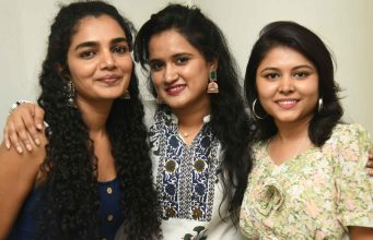 ‘ಅಲೈಕ್ಯಾ’ ಟ್ರೇಲರ್ | ಸಾತ್ವಿಕ್ ನಿರ್ದೇಶನದ ಹಾರರ್ – ಥ್ರಿಲ್ಲರ್ ಸಿನಿಮಾ 'ಅಲೈಕ್ಯಾ' ಟ್ರೇಲರ್ | ಸಾತ್ವಿಕ್ ನಿರ್ದೇಶನದ ಹಾರರ್ - ಥ್ರಿಲ್ಲರ್ ಸಿನಿಮಾ - Kannadamojo360