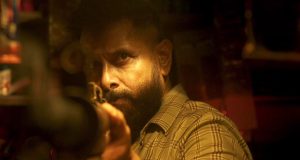 'ವೀರ ಧೀರ ಸೂರನ್' ವಿಕ್ರಮ್‌ | ರಿಲೀಸ್‌ ಆಯ್ತು ನಟನ 62ನೇ ಚಿತ್ರದ ಟೈಟಲ್‌ ಟೀಸರ್‌ - Kannadamojo360