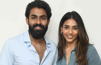 ಯಶಸ್ಸಿನ ಸಂಭ್ರಮದಲ್ಲಿ ಯುವ ರಾಜಕುಮಾರ್ | ಸಂತೋಷ್ ಆನಂದರಾಮ್ ನಿರ್ದೇಶನ ಯಶಸ್ಸಿನ ಸಂಭ್ರಮದಲ್ಲಿ ಯುವ ರಾಜಕುಮಾರ್ | ಸಂತೋಷ್ ಆನಂದರಾಮ್ ನಿರ್ದೇಶನ - Kannadamojo360