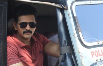 ‘ಅಧಿಪತ್ರ’ ಟೀಸರ್ ರಿಲೀಸ್ಗೆ ದಿನಾಂಕ ಫಿಕ್ಸ್ | ರೂಪೇಶ್ ಶೆಟ್ಟಿ- ಜಾಹ್ನವಿ ಸಿನಿಮಾ 'ಅಧಿಪತ್ರ' ಟೀಸರ್ ರಿಲೀಸ್ಗೆ ದಿನಾಂಕ ಫಿಕ್ಸ್ | ರೂಪೇಶ್ ಶೆಟ್ಟಿ- ಜಾಹ್ನವಿ ಸಿನಿಮಾ - Kannadamojo360