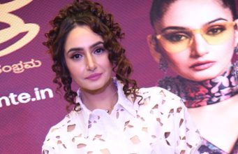 ಬಿ ಎಂ ಗಿರಿರಾಜ್ ನಿರ್ದೇಶನದ ಸಿನಿಮಾ | ಹೊಸ ಚಿತ್ರಕ್ಕೆ ರಾಗಿಣಿ ದ್ವಿವೇದಿ ನಾಯಕಿ ಬಿ ಎಂ ಗಿರಿರಾಜ್ ನಿರ್ದೇಶನದ ಸಿನಿಮಾ | ಹೊಸ ಚಿತ್ರಕ್ಕೆ ರಾಗಿಣಿ ದ್ವಿವೇದಿ ನಾಯಕಿ Kannadamojo360