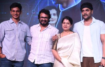 ‘ಗ್ರೇ ಗೇಮ್ಸ್’ ಟ್ರೇಲರ್ | ವಿಜಯ ರಾಘವೇಂದ್ರ ಅಕ್ಕನ ಮಗ ಜೈ ಬೆಳ್ಳಿತೆರೆ ಪ್ರವೇಶ 'ಗ್ರೇ ಗೇಮ್ಸ್' ಟ್ರೇಲರ್ | ವಿಜಯ ರಾಘವೇಂದ್ರ ಅಕ್ಕನ ಮಗ ಜೈ ಬೆಳ್ಳಿತೆರೆ ಪ್ರವೇಶ - Kannadamojo360