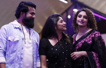 ‘ಸಂಜು ವೆಡ್ಸ್ ಗೀತಾ 2’ | ಮಂಗ್ಲಿ ಹಾಡಿಗೆ ಹೆಜ್ಜೆ ಹಾಕಿದ ರಾಗಿಣಿ ದ್ವಿವೇದಿ 'ಸಂಜು ವೆಡ್ಸ್ ಗೀತಾ 2' | ಮಂಗ್ಲಿ ಹಾಡಿಗೆ ಹೆಜ್ಜೆ ಹಾಕಿದ ರಾಗಿಣಿ ದ್ವಿವೇದಿ - Kannadamojo360