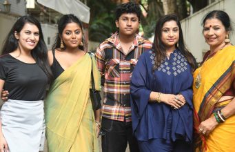 ‘ಜೀನಿಯಸ್ ಮುತ್ತ’ | ನಾಗಿಣಿ ಭರಣ ನಿರ್ದೇಶನದ ಸಿನಿಮಾ 'ಜೀನಿಯಸ್ ಮುತ್ತ' | ನಾಗಿಣಿ ಭರಣ ನಿರ್ದೇಶನದ ಸಿನಿಮಾ - Kannadamojo360