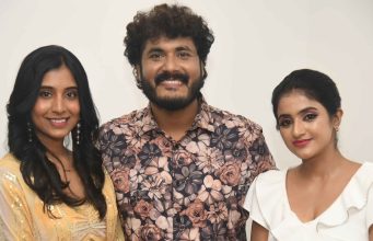 ‘ನಿನ್ನೆ ನಿನ್ನೆ ನೆಚ್ಚಿಕೊಂಡು’ | ‘ಗೋಪಿಲೋಲ’ ಸಿನಿಮಾ ಸಾಂಗ್ ಬಿಡುಗಡೆ 'ನಿನ್ನೆ ನಿನ್ನೆ ನೆಚ್ಚಿಕೊಂಡು' | 'ಗೋಪಿಲೋಲ' ಸಿನಿಮಾ ಸಾಂಗ್ ಬಿಡುಗಡೆ - Kannadamojo360
