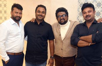 ಕೋಮಲ್ ನಟನೆಯ ‘ಕೋಣ’ ಟೀಸರ್ ಬಿಡುಗಡೆ | ಕುಪ್ಪಂಡ ಪ್ರೊಡಕ್ಷನ್ ಸಿನಿಮಾ ಕೋಮಲ್ ನಟನೆಯ 'ಕೋಣ' ಟೀಸರ್ ಬಿಡುಗಡೆ | ಕುಪ್ಪಂಡ ಪ್ರೊಡಕ್ಷನ್ ಸಿನಿಮಾ - Kannadamojo360