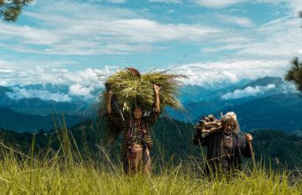 Biffes 2025 | ಹಿಮಾಲಯದ ಮಕ್ಕಳ ಕತೆ ‘ಪೈರ್’ Biffes 2025 | ಹಿಮಾಲಯದ ಮಕ್ಕಳ ಕತೆ 'ಪೈರ್' - Kannadamojo360