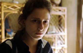 ಮೂರು ತಲೆಮಾರಿನ ಮಹಿಳೆಯರ ಕಥಾನಕ ‘ಮಾಲು’ ಮೂರು ತಲೆಮಾರಿನ ಮಹಿಳೆಯರ ಕಥಾನಕ 'ಮಾಲು' - Kannadamojo360